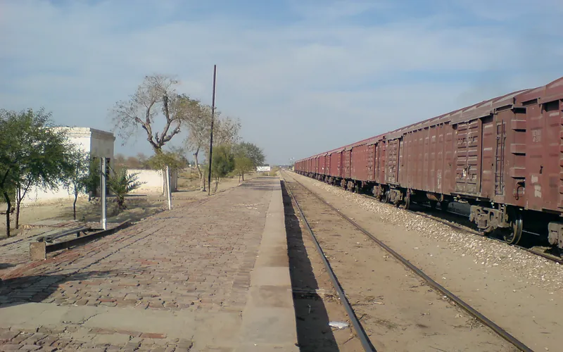 Railway Station at Kotla Jam Bhakkar, Punjab, Pakistan - panoramio (366)